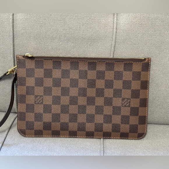 Authentic Louis Vuitton Neverfull Damier MM - Picture 14 of 16